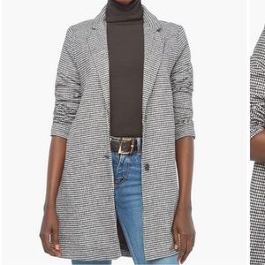 JustFab Ambiance black and white thigh length houndstooth coat size M